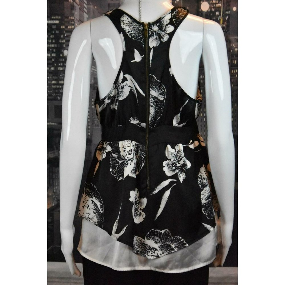 Charlotte Russe size M Sleeveless Racer Back Black and White Floral Print Top - Picture 6 of 7